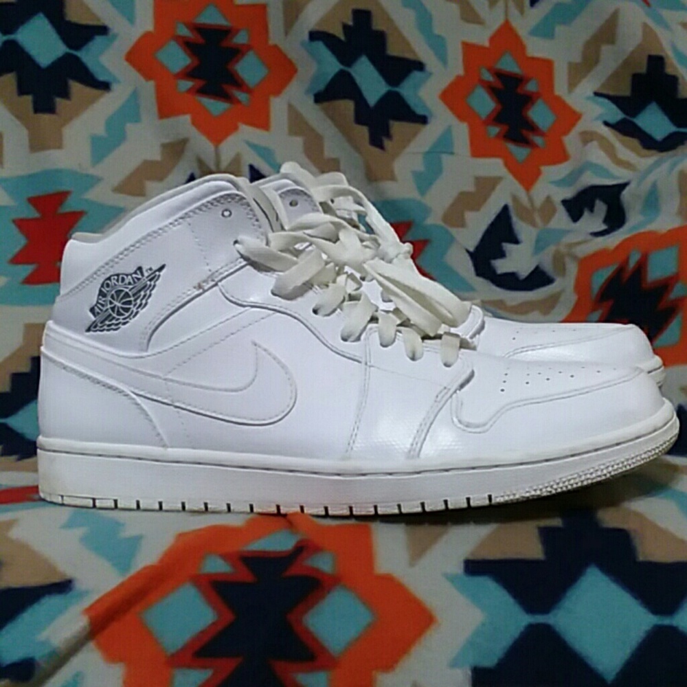 Jordan AJ  1 mid